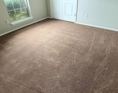 437 Kimmel Drive - Photo Thumbnail 4