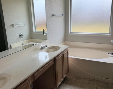 437 Kimmel Drive - Photo Thumbnail 10