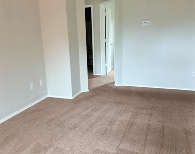 437 Kimmel Drive - Photo Thumbnail 5