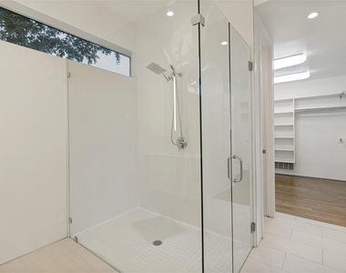 4401 Roseland Avenue - Photo Thumbnail 16