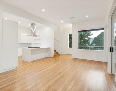 4401 Roseland Avenue - Photo Thumbnail 7