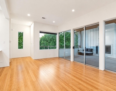 4401 Roseland Avenue - Photo Thumbnail 2