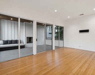 4401 Roseland Avenue - Photo Thumbnail 3