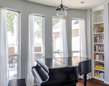 1361 Kirkwood Lane - Photo Thumbnail 6