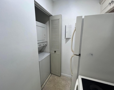 618 Sea Pine Way - Photo Thumbnail 4