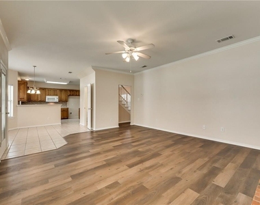 2609 Creekbend Drive - Photo Thumbnail 9