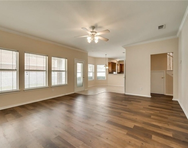 2609 Creekbend Drive - Photo Thumbnail 10