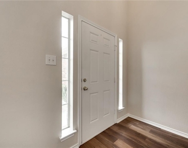 2609 Creekbend Drive - Photo Thumbnail 3