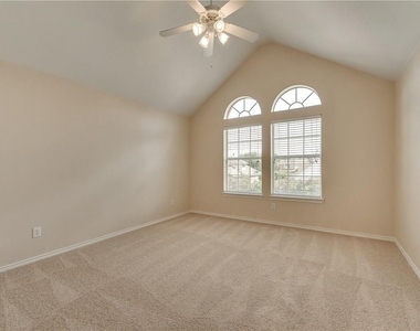 2609 Creekbend Drive - Photo Thumbnail 13