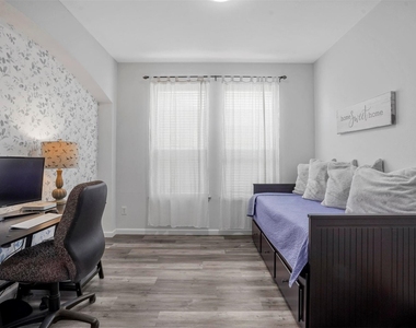 4924 Obrien Way - Photo Thumbnail 6