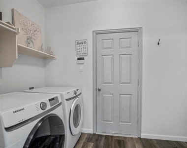 4924 Obrien Way - Photo Thumbnail 32