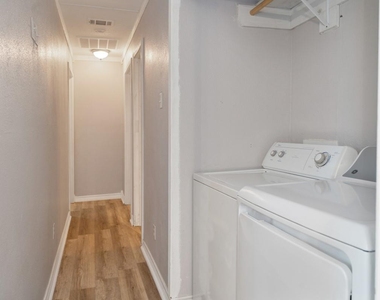 140 Lynn Creek Drive - Photo Thumbnail 16