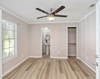 140 Lynn Creek Drive - Photo Thumbnail 14