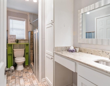 140 Lynn Creek Drive - Photo Thumbnail 18