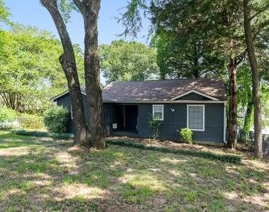 140 Lynn Creek Drive - Photo Thumbnail 3