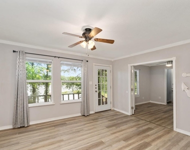 140 Lynn Creek Drive - Photo Thumbnail 5