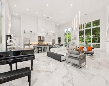 4605 E Parker Road - Photo Thumbnail 6