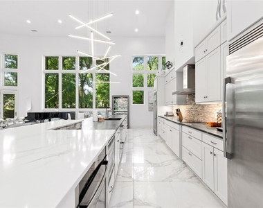 4605 E Parker Road - Photo Thumbnail 4