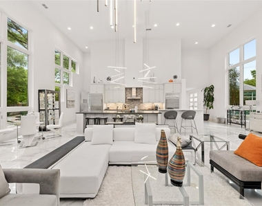 4605 E Parker Road - Photo Thumbnail 7