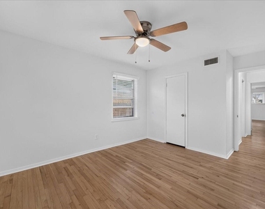1919 Yucca Drive - Photo Thumbnail 15