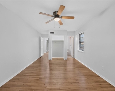 1919 Yucca Drive - Photo Thumbnail 19