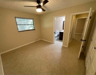 1315 Se Petunia Avenue - Photo Thumbnail 24