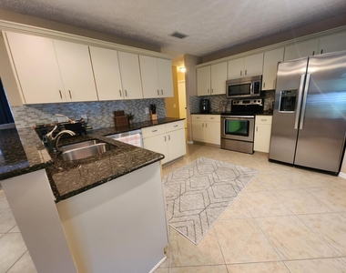 1315 Se Petunia Avenue - Photo Thumbnail 12