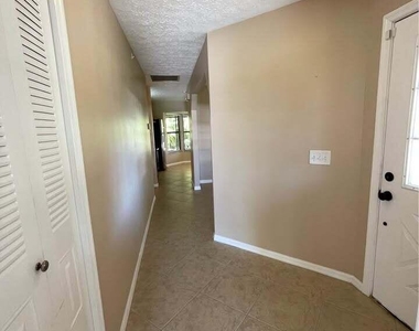 1315 Se Petunia Avenue - Photo Thumbnail 5