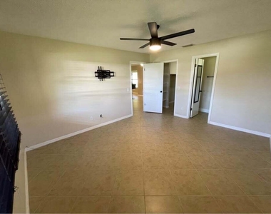 1315 Se Petunia Avenue - Photo Thumbnail 18