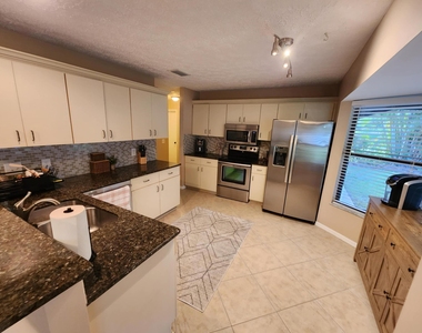 1315 Se Petunia Avenue - Photo Thumbnail 13