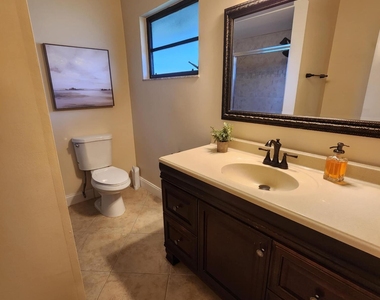 1315 Se Petunia Avenue - Photo Thumbnail 20