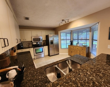 1315 Se Petunia Avenue - Photo Thumbnail 14