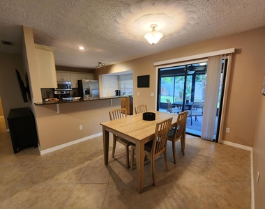 1315 Se Petunia Avenue - Photo Thumbnail 10