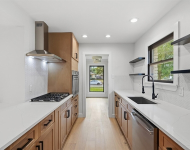 604 Twilight Trail - Photo Thumbnail 16