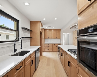 604 Twilight Trail - Photo Thumbnail 17