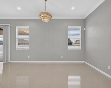 431 Sw Molloy Street - Photo Thumbnail 3