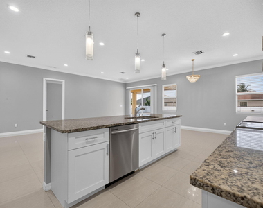 431 Sw Molloy Street - Photo Thumbnail 12