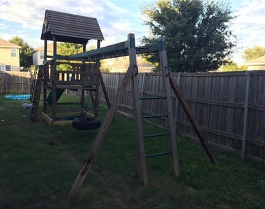 6908 Planters Row Drive - Photo Thumbnail 22
