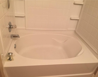 6908 Planters Row Drive - Photo Thumbnail 17