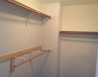 6908 Planters Row Drive - Photo Thumbnail 16