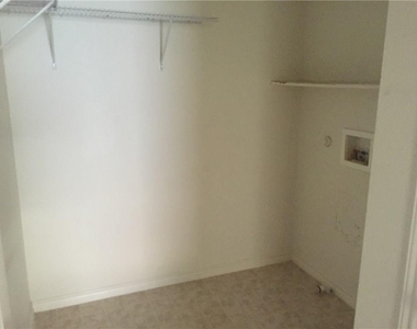 6908 Planters Row Drive - Photo Thumbnail 19