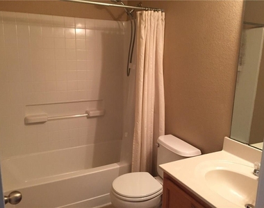 6908 Planters Row Drive - Photo Thumbnail 14