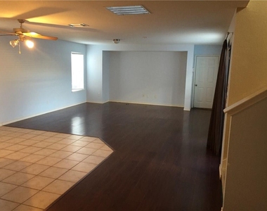 6908 Planters Row Drive - Photo Thumbnail 6