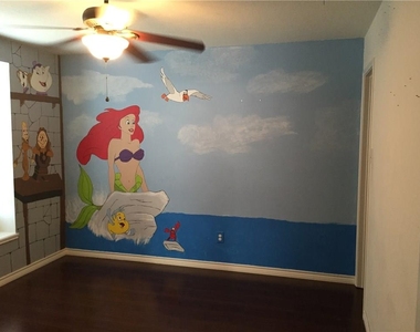 6908 Planters Row Drive - Photo Thumbnail 11
