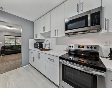 239 Ne 24th Avenue - Photo Thumbnail 15