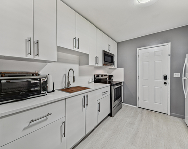 239 Ne 24th Avenue - Photo Thumbnail 13