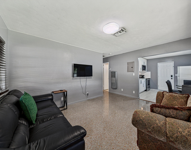 239 Ne 24th Avenue - Photo Thumbnail 8