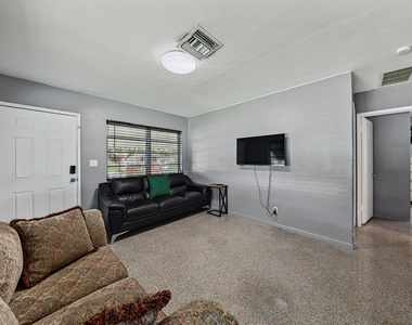 239 Ne 24th Avenue - Photo Thumbnail 6
