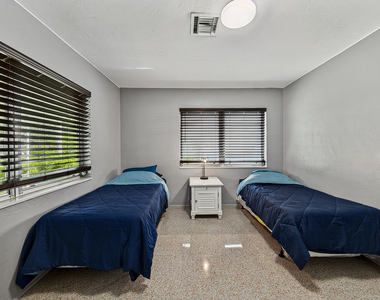 239 Ne 24th Avenue - Photo Thumbnail 18