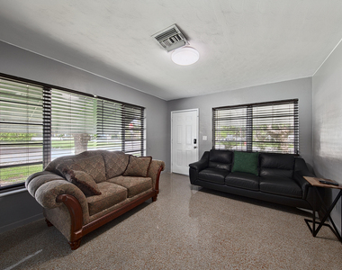 239 Ne 24th Avenue - Photo Thumbnail 9
